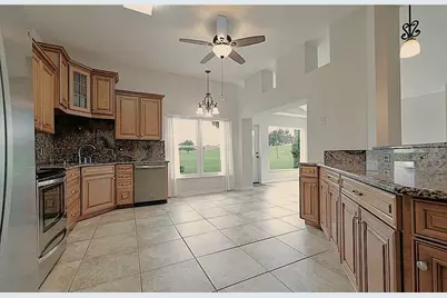 521 W Hillwood Path, Beverly Hills, FL 34465 - Photo 10