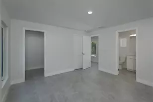 310 Hibiscus St, Tarpon Springs, FL 34689 - Photo 6