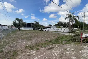 2607 Universal Dr, Ruskin, FL 33570 - Photo 28