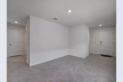 5586 Logan Cave Avenue, Wimauma, FL 33598 - Photo 6