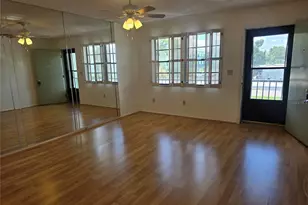 5980 Terrace Park Dr N, Saint Petersburg, FL 33709 - Photo 6