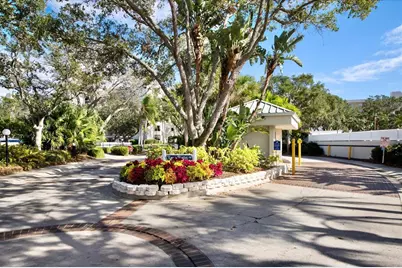 1324 Pasadena Avenue S #204, South Pasadena, FL 33707 - Photo 2
