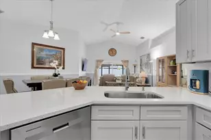 11113 Bloomington Dr, Tampa, FL 33635 - Photo 10