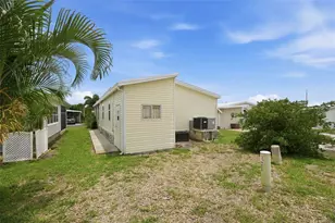 6826 Mt Orange Dr NE, Saint Petersburg, FL 33702 - Photo 36