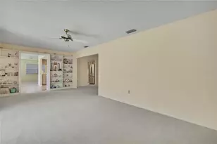 7103 Crown Oaks Dr, Spring Hill, FL 34606 - Photo 10