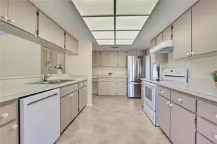 7103 Crown Oaks Dr, Spring Hill, FL 34606 - Photo 18