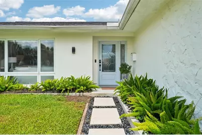 4379 44th Street S, Saint Petersburg, FL 33711 - Photo 2