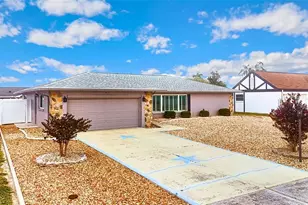 615 Allegheny Dr, Sun City Center, FL 33573 - Photo 2