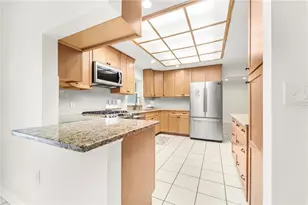 725 61st St N, Saint Petersburg, FL 33710 - Photo 8