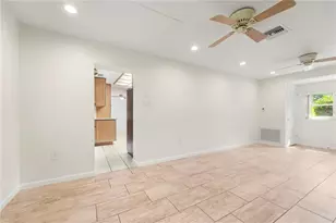 725 61st St N, Saint Petersburg, FL 33710 - Photo 34