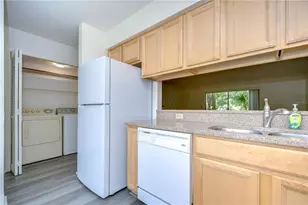 13937 Fletchers Mill Dr, Tampa, FL 33613 - Photo 14