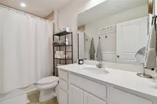 8308 Greenway Ave, Wesley Chapel, FL 33544 - Photo 18
