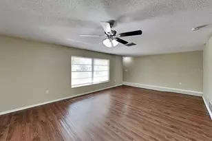 8900 Phyliss Ave, Sarasota, FL 34231 - Photo 4