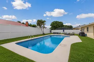 4724 Soapstone Dr, Tampa, FL 33615 - Photo 2