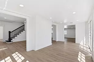 301 81st Ave NE, Saint Petersburg, FL 33702 - Photo 20