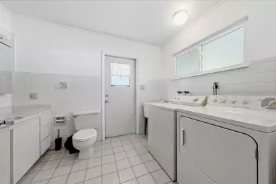 3360 70 Street N, Saint Petersburg, FL 33710 - Photo 24