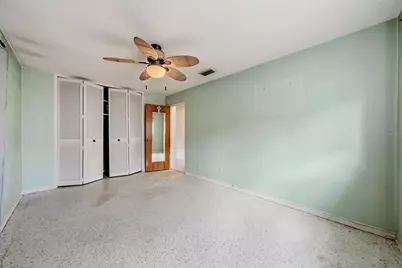 3360 70 Street N, Saint Petersburg, FL 33710 - Photo 18