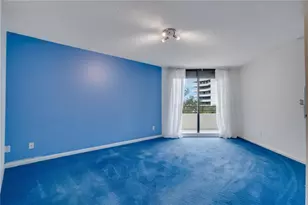5940 Pelican Bay Plaza S, Saint Petersburg, FL 33707 - Photo 12