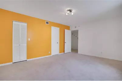 5940 Pelican Bay Plaza S #504, Saint Petersburg, FL 33707 - Photo 18