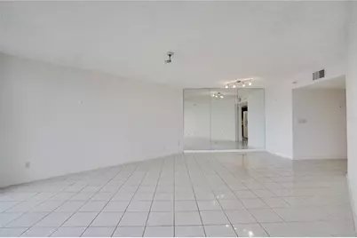 5940 Pelican Bay Plaza S #504, Saint Petersburg, FL 33707 - Photo 6