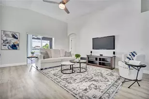 809 Addison Dr NE, Saint Petersburg, FL 33716 - Photo 8