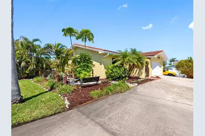 562 Johns Pass Avenue, Madeira Beach, FL 33708 - Photo 6
