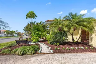 562 Johns Pass Ave, Madeira Beach, FL 33708 - Photo 10