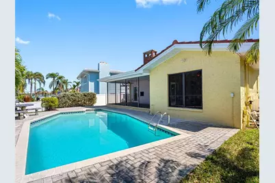 562 Johns Pass Avenue, Madeira Beach, FL 33708 - Photo 26