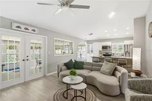11722 Currie Ln, Largo, FL 33774 - Photo 4