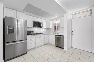 1847 Shore Dr S, Saint Petersburg, FL 33707 - Photo 12