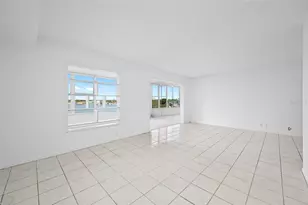 1847 Shore Dr S, Saint Petersburg, FL 33707 - Photo 16