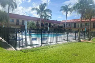 10365 Paradise Blvd, Saint Petersburg, FL 33706 - Photo 14