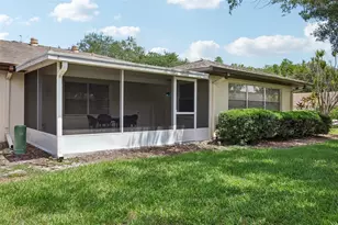 2017 Hampstead Cir, Sun City Center, FL 33573 - Photo 32