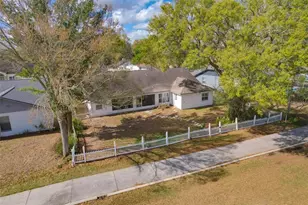 2626 Crestfield Dr, Valrico, FL 33596 - Photo 32