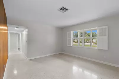 2910 W Price Avenue, Tampa, FL 33611 - Photo 6