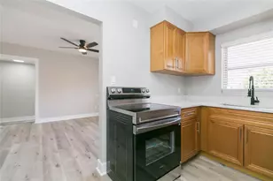 2600 52nd Ave N, Saint Petersburg, FL 33714 - Photo 4