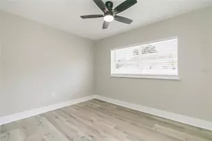 2600 52nd Ave N, Saint Petersburg, FL 33714 - Photo 12