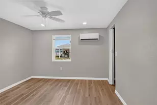 18015 1st St E, Redington Shores, FL 33708 - Photo 16