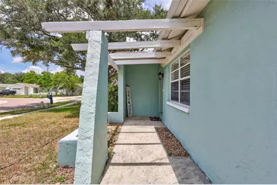 504 7th Street SE, Largo, FL 33771 - Photo 4