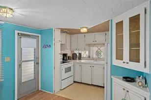 4851 W Gandy Blvd, Tampa, FL 33611 - Photo 16