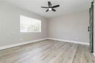 2600 52nd Ave N, Saint Petersburg, FL 33714 - Photo 8