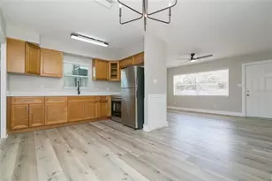 2600 52nd Ave N, Saint Petersburg, FL 33714 - Photo 4