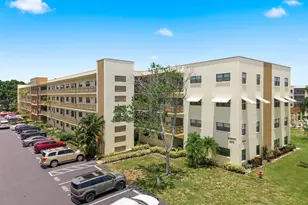 6070 80th St N, Saint Petersburg, FL 33709 - Photo 2