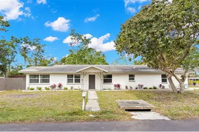 1431 57th Street S, Gulfport, FL 33707 - Photo 2