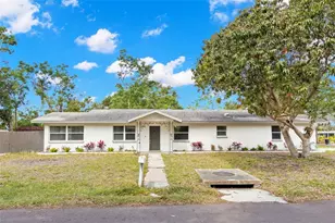 1431 57th St S, Gulfport, FL 33707 - Photo 2