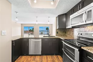 7432 Sunshine Skyway Ln S, Saint Petersburg, FL 33711 - Photo 12