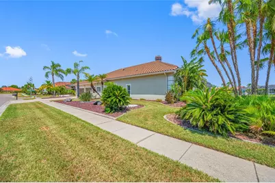 9801 Compass Point Way, Tampa, FL 33615 - Photo 4