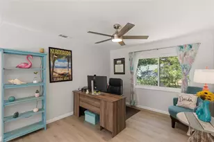 2786 Valencia Ln W, Palm Harbor, FL 34684 - Photo 16