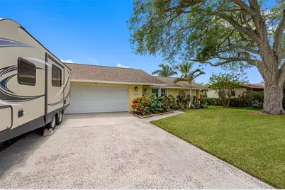 13440 Rustic Pines Boulevard S, Seminole, FL 33776 - Photo 4
