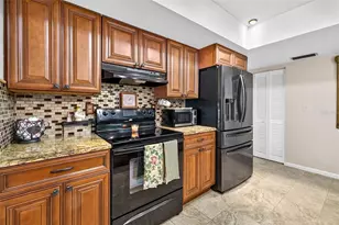 910 Hillside Dr, Lutz, FL 33549 - Photo 2